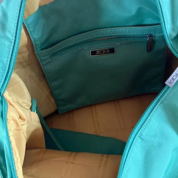 Tumi  green nylon leather trim shoulder bag - Picture 4 of 9